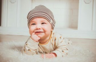 How to Create a Baby Clothing Essentials Checklist